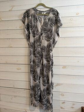 Old Navy Black and White Leaf-Print Swim Coverup